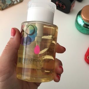 FULL beauty blender cleanser